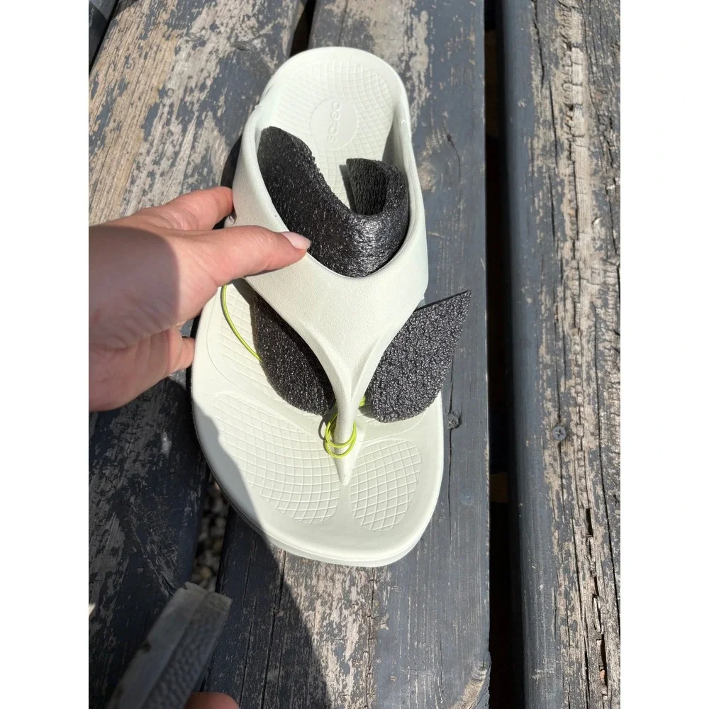 OOFOS OOriginal Recovery Sandals Sage Off White Mens 14 Womens 16 Flip Flops